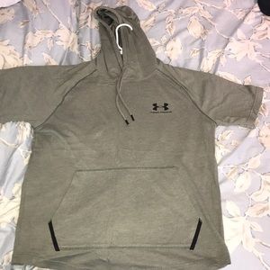 Under Armour Short Sleeve Shirt